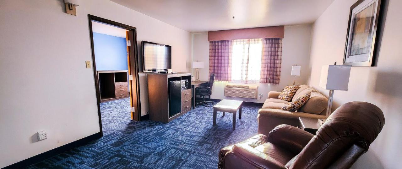 Helena Inn - Airport エクステリア 写真