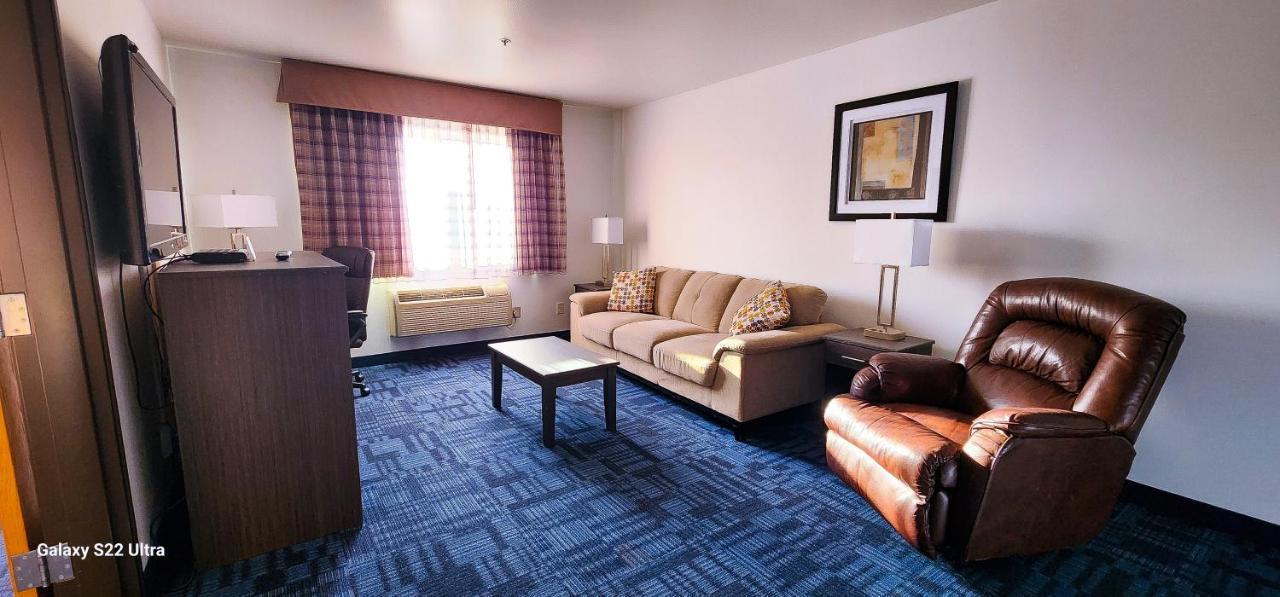 Helena Inn - Airport エクステリア 写真