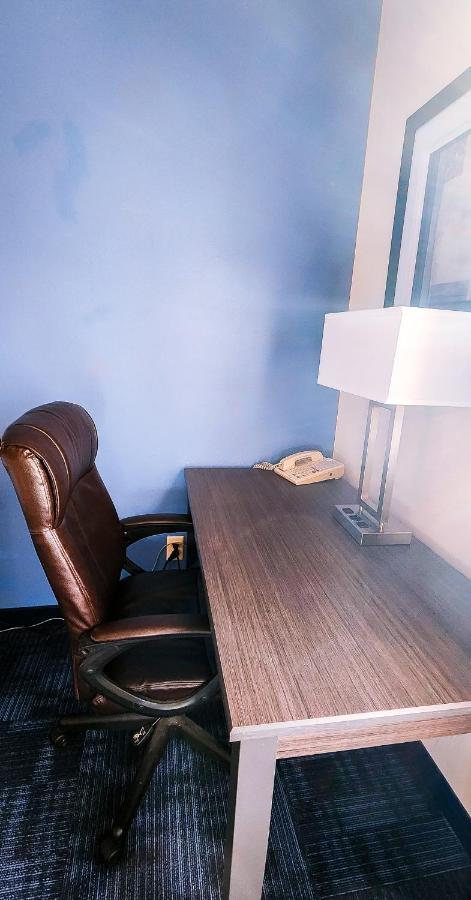 Helena Inn - Airport エクステリア 写真
