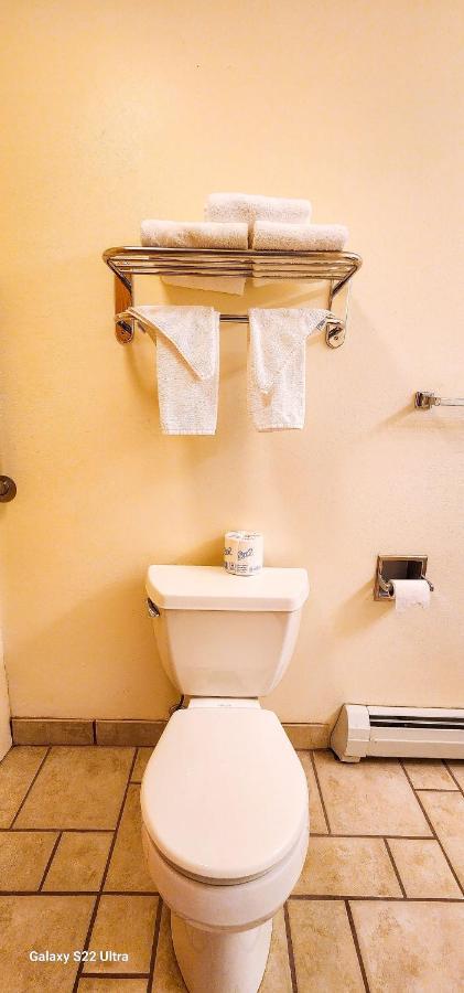 Helena Inn - Airport エクステリア 写真