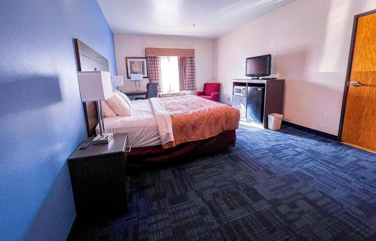 Helena Inn - Airport エクステリア 写真