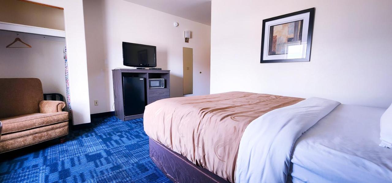 Helena Inn - Airport エクステリア 写真