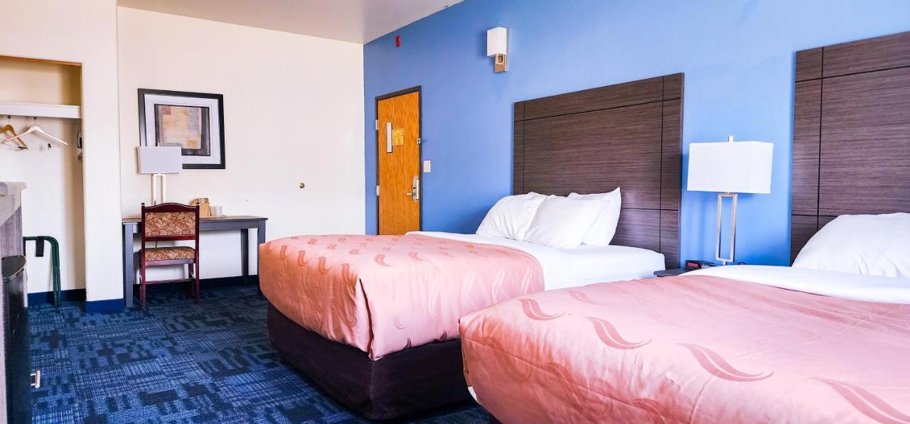 Helena Inn - Airport エクステリア 写真